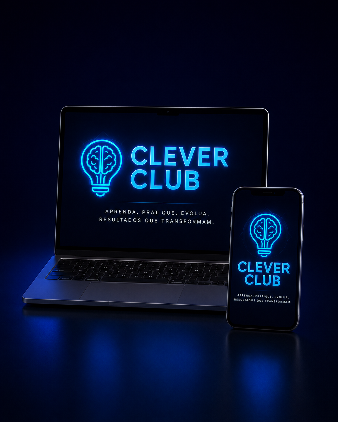 Aulas do Clever Club no notebook e no celular